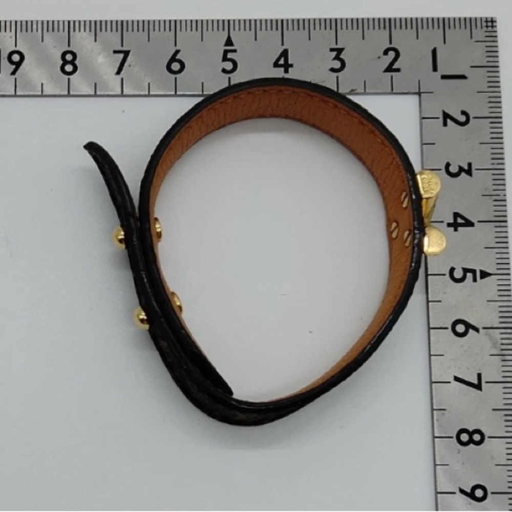 Louis Vuitton Essential V Bracelet - Picture 8 of 9